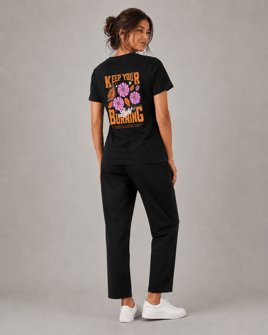 T-shirt Cristã Mulher – Keep Your Light Burning - Sheepfy