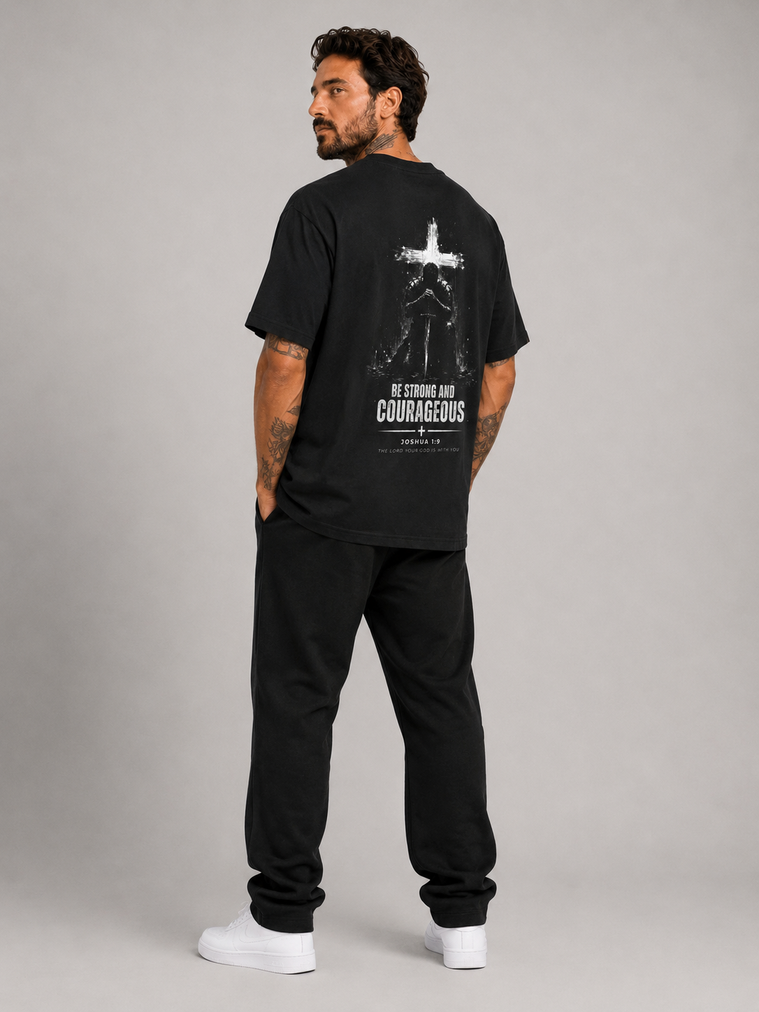 Be Strong and Courageous – T-shirt Oversized | Caminho Collection | Sheepfy