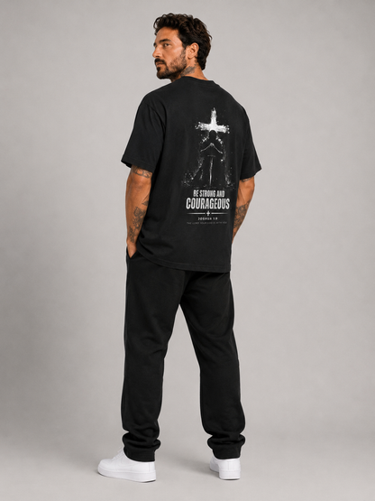 Be Strong and Courageous – T-shirt Oversized | Caminho Collection | Sheepfy