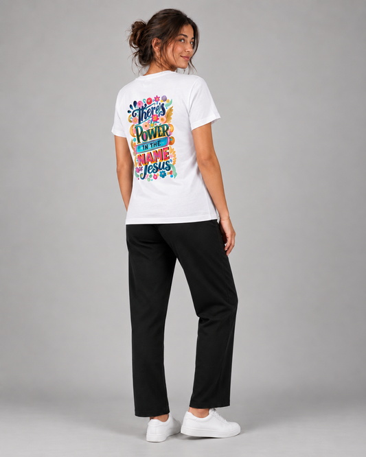 There's Power in the Name of Jesus – T-shirt de Manga Curta | Caminho Collection | Sheepfy