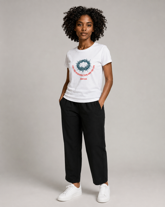 He Lives – T-shirt de Manga Curta | Caminho Collection | Sheepfy