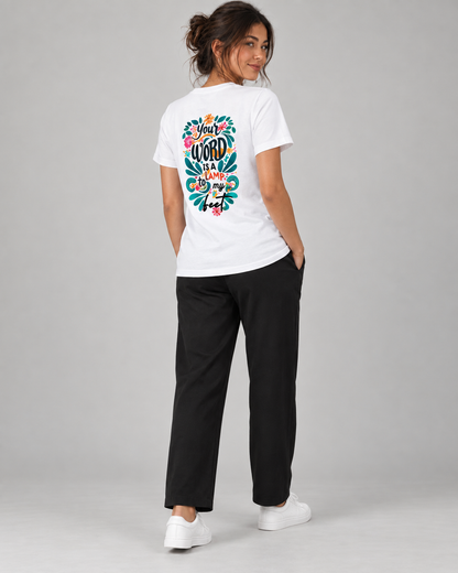 Your Word Is a Lamp to My Feet – T-shirt de Manga Curta | Caminho Collection | Sheepfy