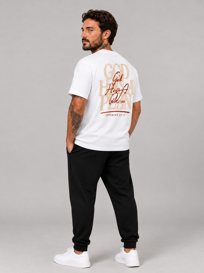 God Has a Plan – T-shirt de Manga Curta | Caminho Collection | Sheepfy