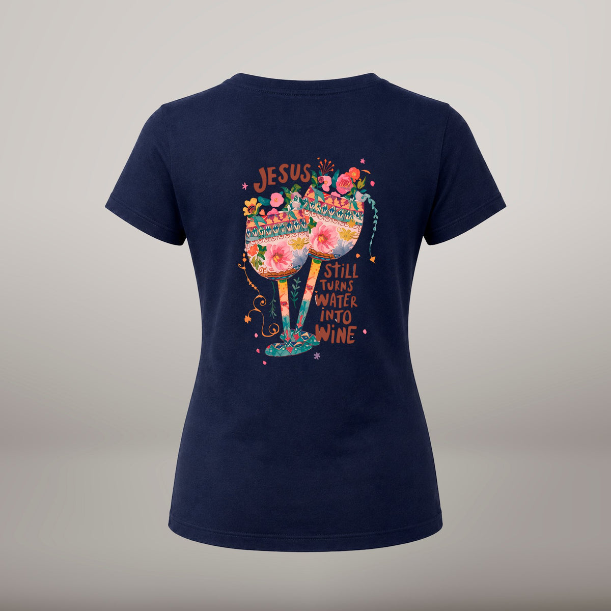 Jesus Still Turns Water Into Wine – T-shirt de Manga Curta | Caminho Collection | Sheepfy