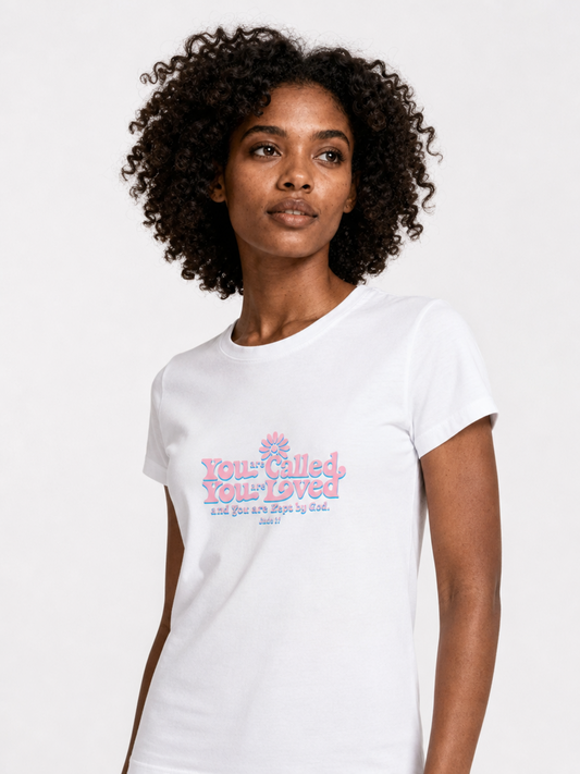 Kept by God – T-shirt de Manga Curta | Caminho Collection | Sheepfy
