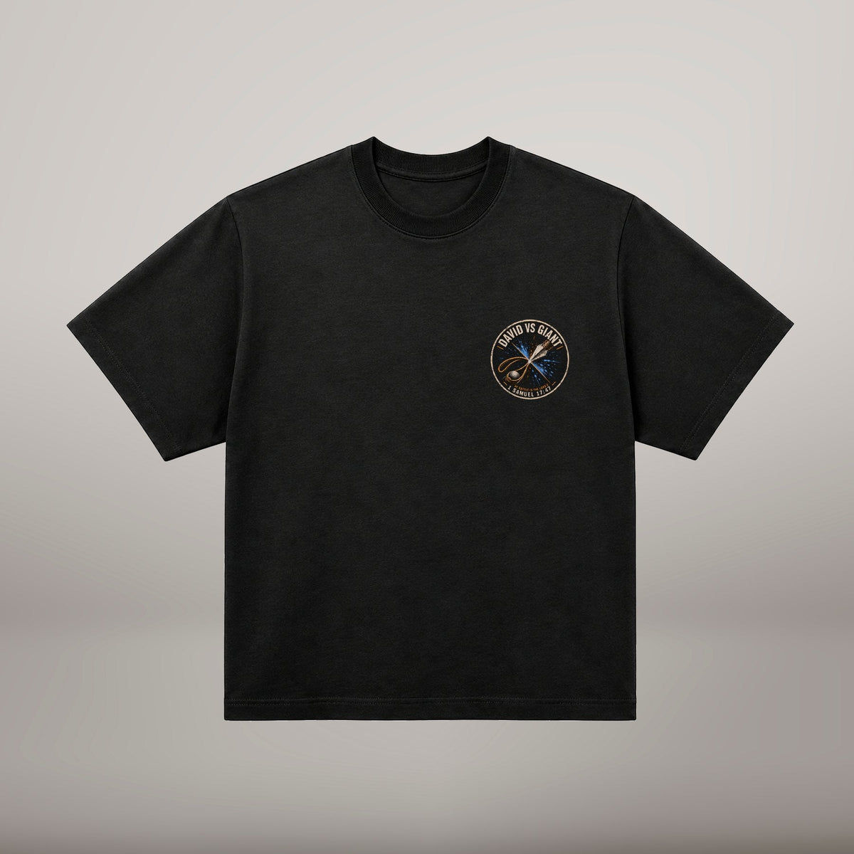 David vs Giant – T-shirt cristã oversized de homem, preta (frente)