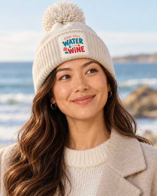 Gorro Cristão com Pompom – Water Into Wine