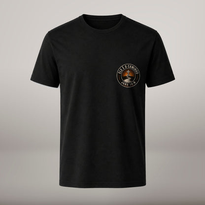 Ele É o Caminho – T-shirt cristã de homem, preta (frente)