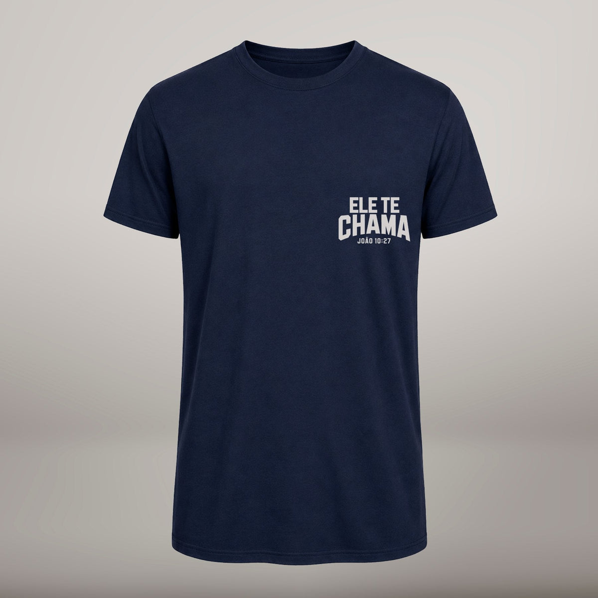 Ele Te Chama – T-shirt cristã de homem, azul-marinho (frente)