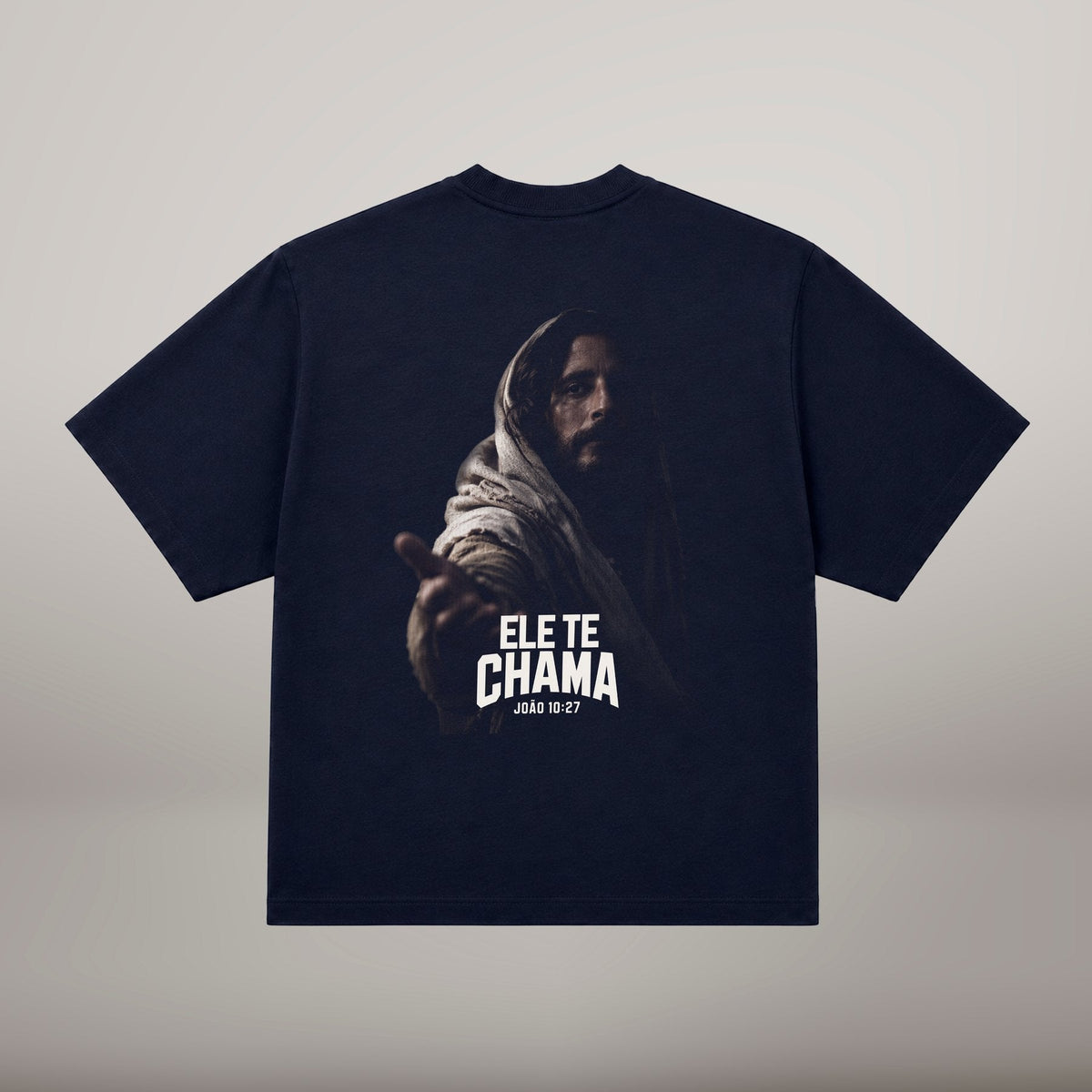 Ele Te Chama – T-shirt cristã oversized de homem, azul-marinho (costas)
