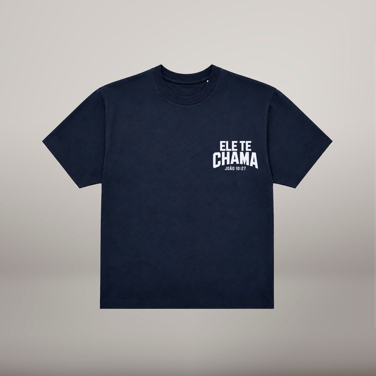 Ele Te Chama – T-shirt cristã oversized de homem, azul-marinho (frente)