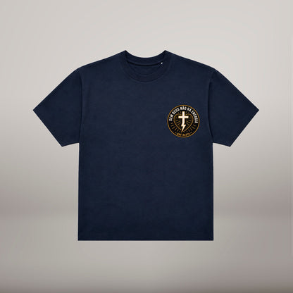 Energia Que Baste – T-shirt cristã oversized de homem, azul-marinho (frente)