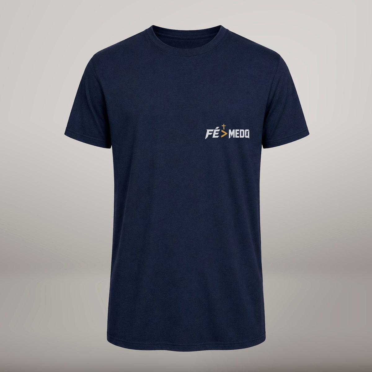 Fé Acima do Medo – T-shirt cristã de homem, azul-marinho (frente)