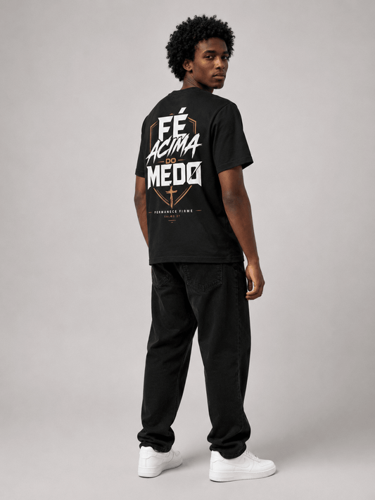 Fé Acima do Medo – T-shirt cristã de homem