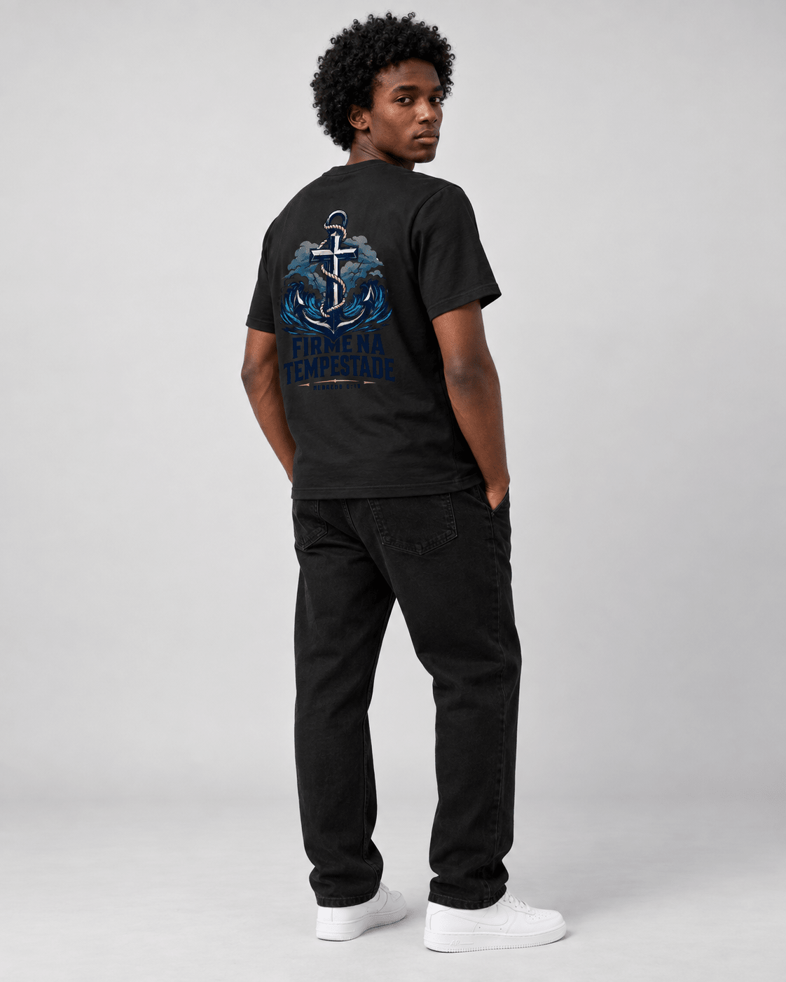 Firme na Tempestade – T-shirt cristã de homem – foto 4