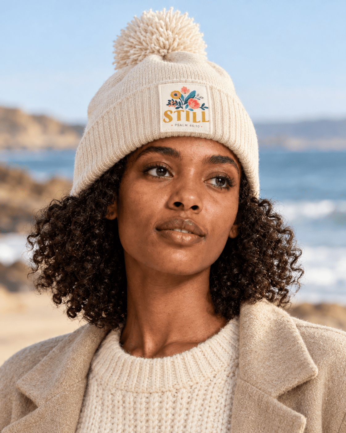 Gorro Cristão com Pompom – Still (Salmo 46:10) - Sheepfy