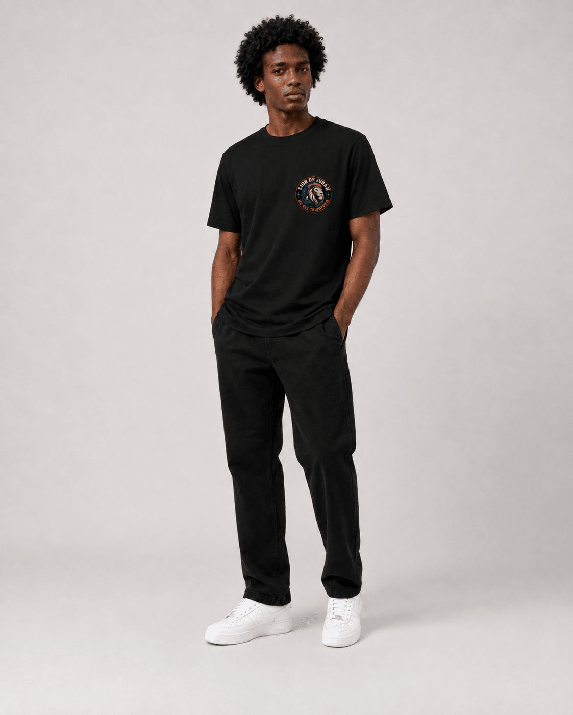 He Has Triumphed – T-shirt cristã de homem – foto 3