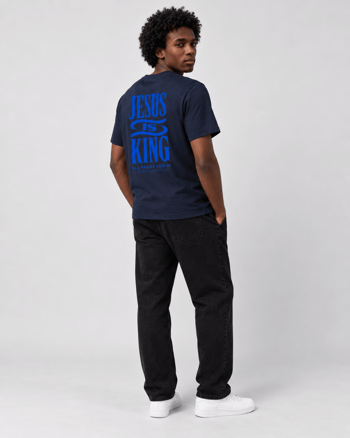 Jesus is King – T-shirt cristã de homem – foto 3