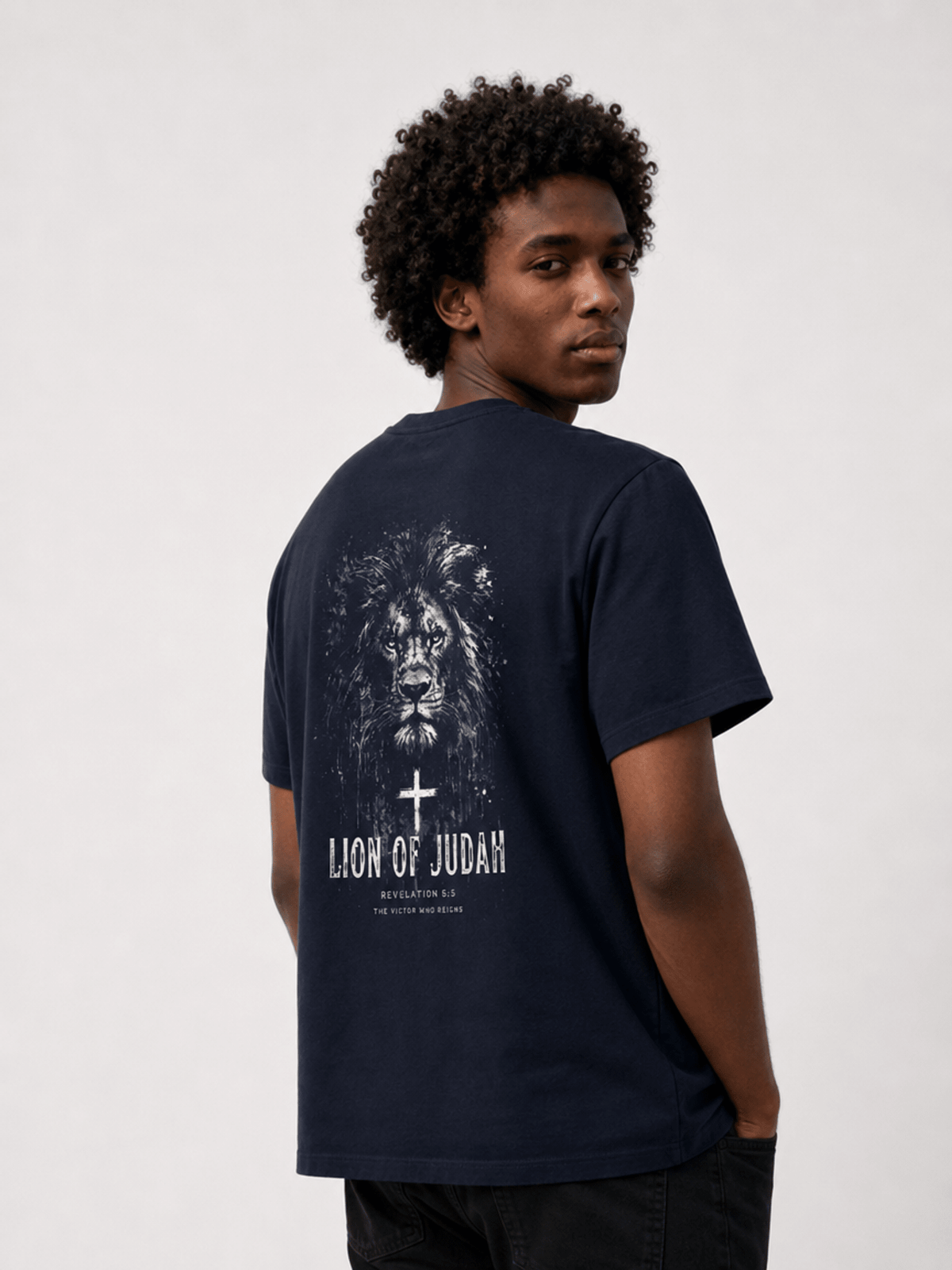 Lion of Judah – T-shirt cristã oversized de homem – foto 3