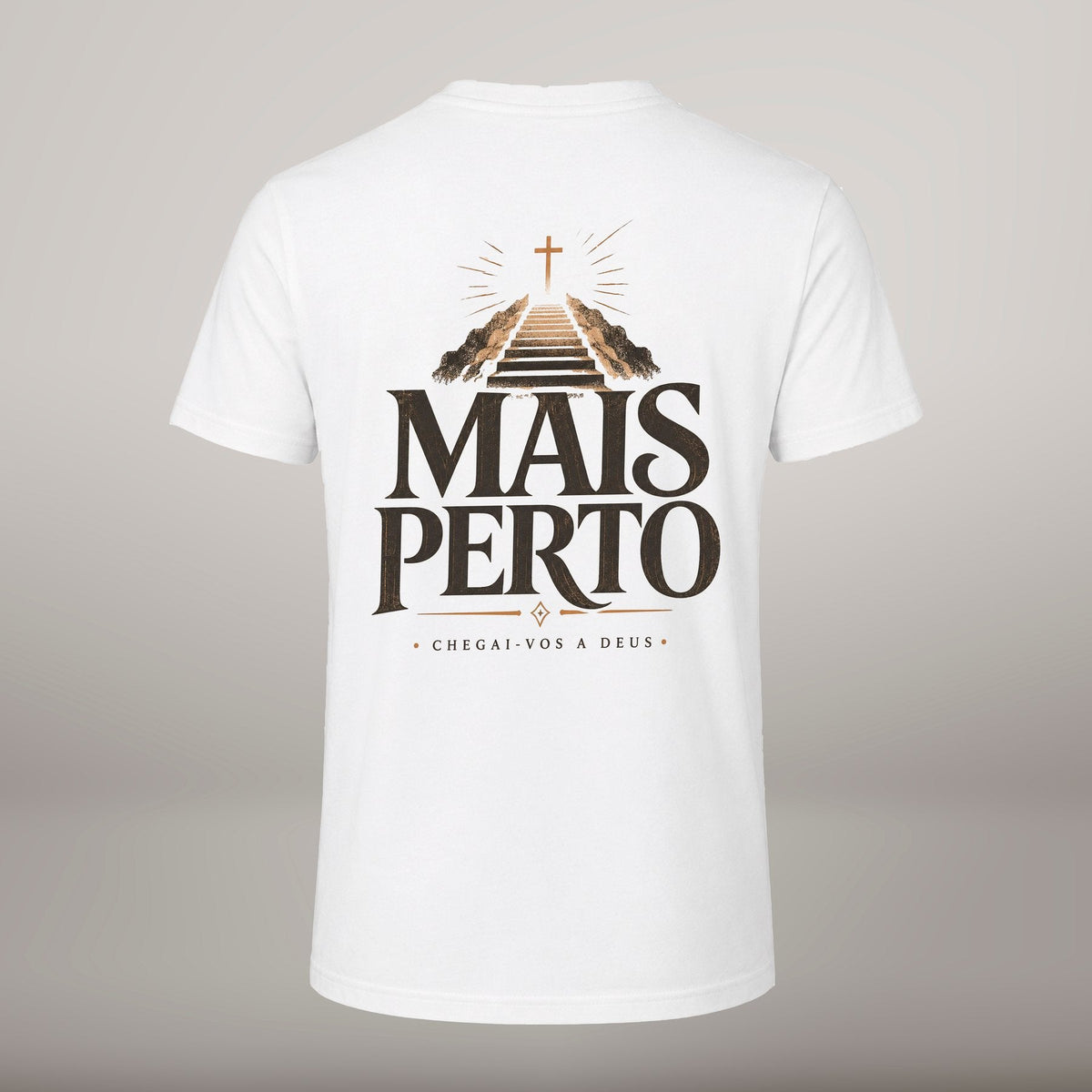 Mais Perto – T-shirt cristã de homem, branca (costas)