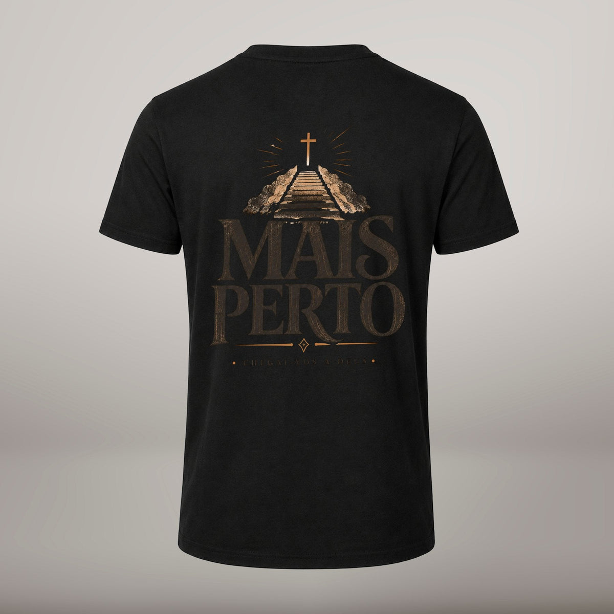 Mais Perto – T-shirt cristã de homem, preta (costas)