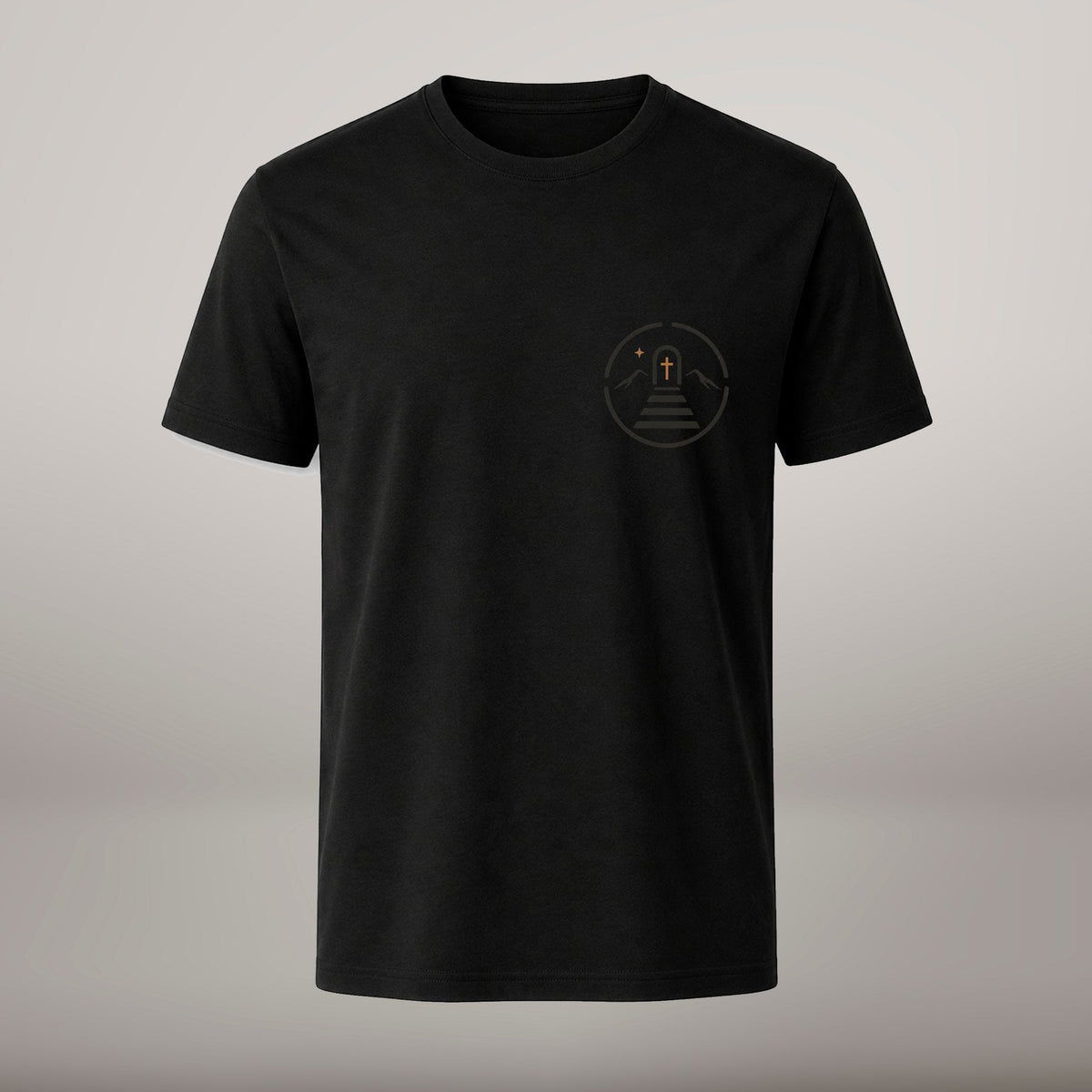 Mais Perto – T-shirt cristã de homem, preta (frente)