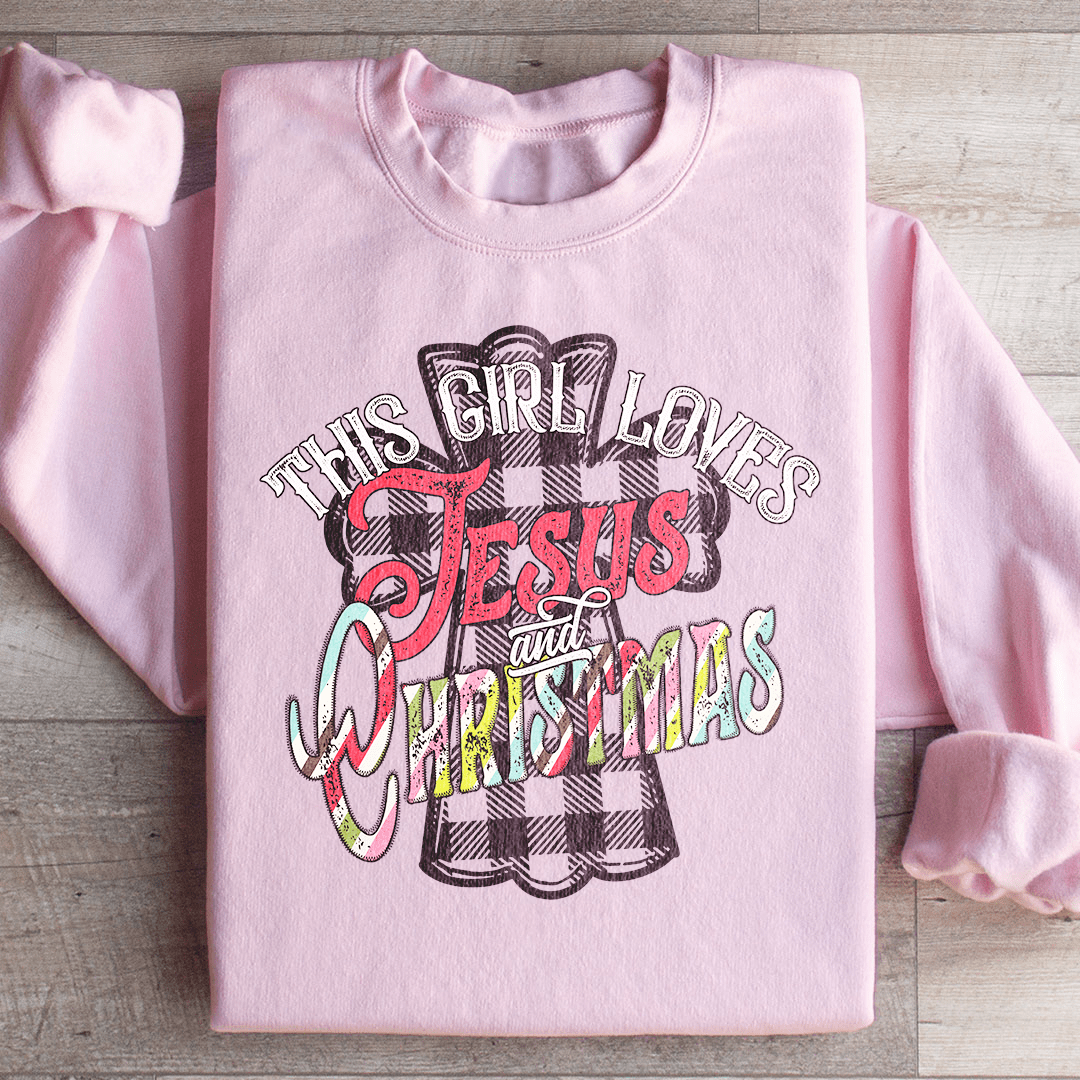 Moletom - This Girl Loves Jesus & Christmas - Sheepfy