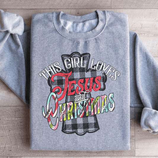 Moletom - This Girl Loves Jesus & Christmas - Sheepfy