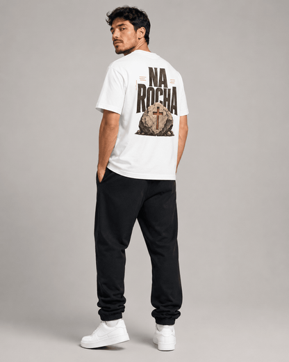 Na Rocha – T-shirt cristã de homem
