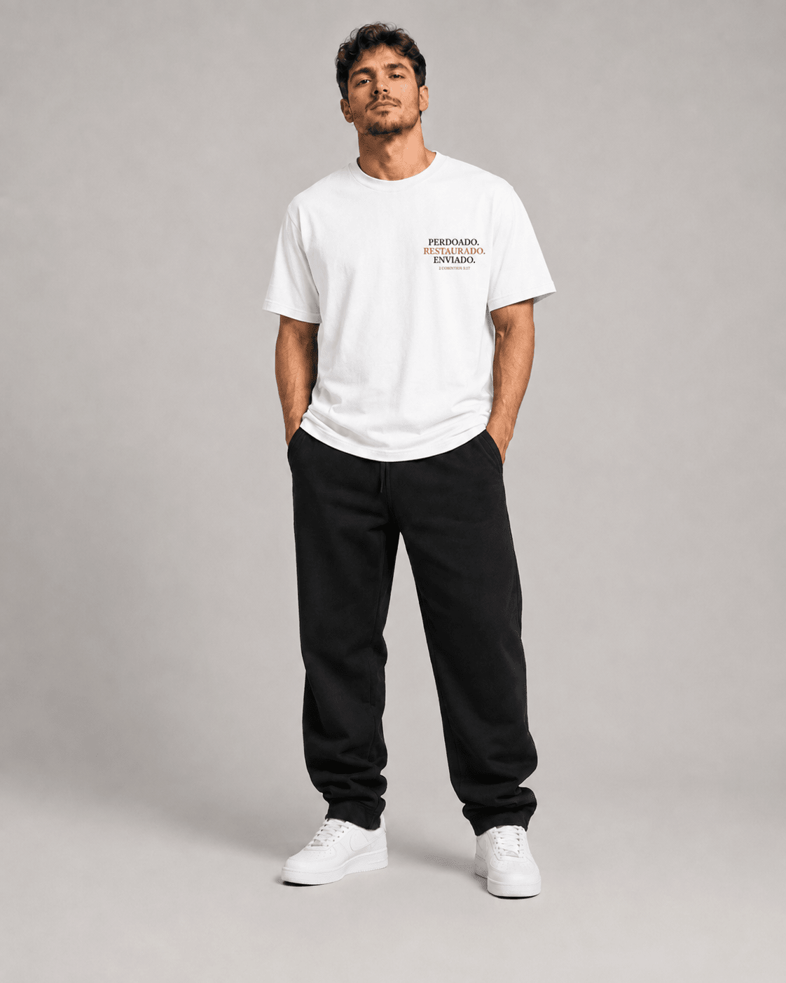 Perdoado. Restaurado. Enviado. – T-shirt cristã de homem – foto 2