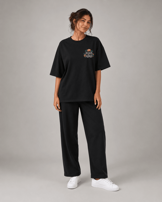 T-shirt Cristã Mulher – Jesus Is Lord - Sheepfy