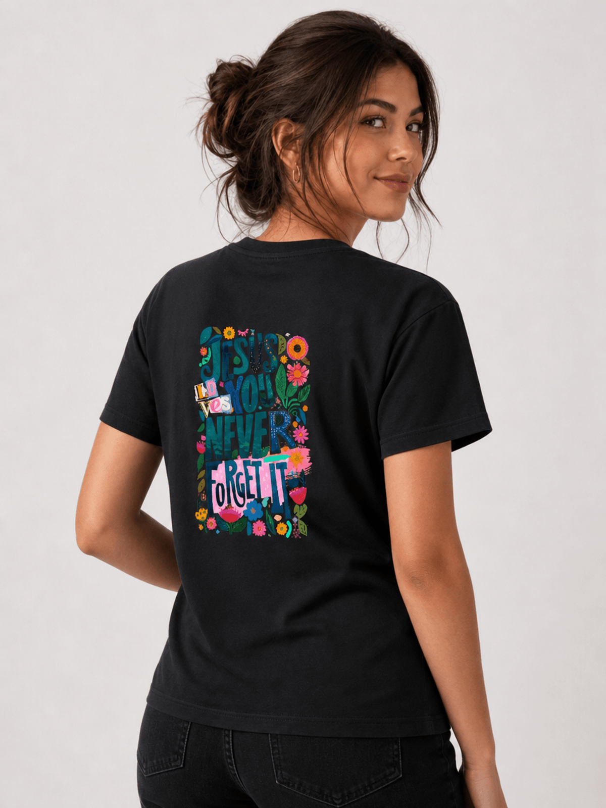 T-shirt Cristã Mulher – Jesus Loves You, Never Forget It - Sheepfy