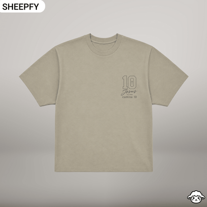 T-shirt oversized de manga curta - Jesus é meu camisa 10 - World Cup Collection - Sheepfy