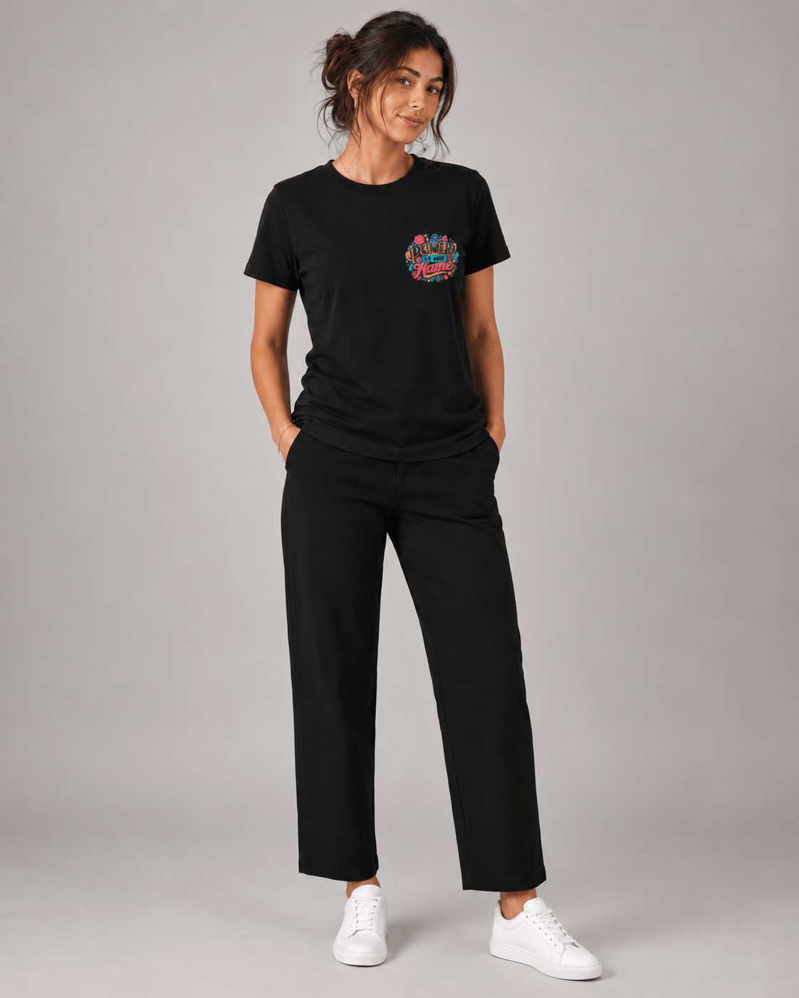 There's Power in the Name of Jesus – T-shirt cristã de mulher – foto 3