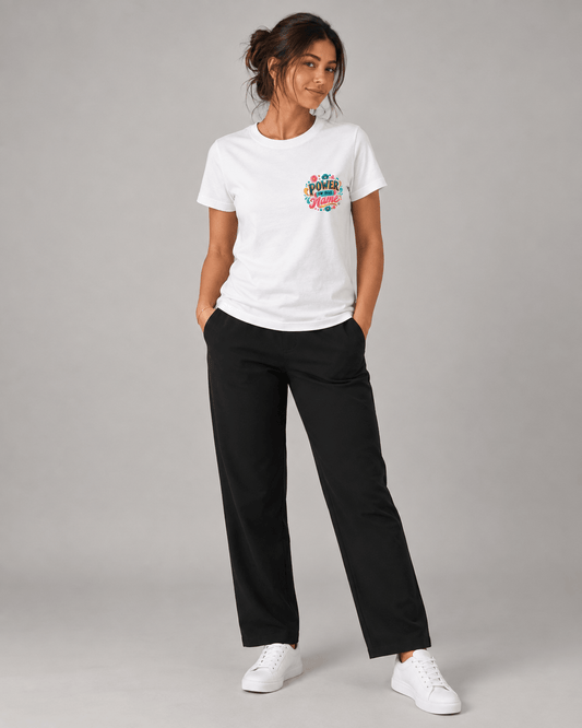 There's Power in the Name of Jesus – T-shirt cristã de mulher