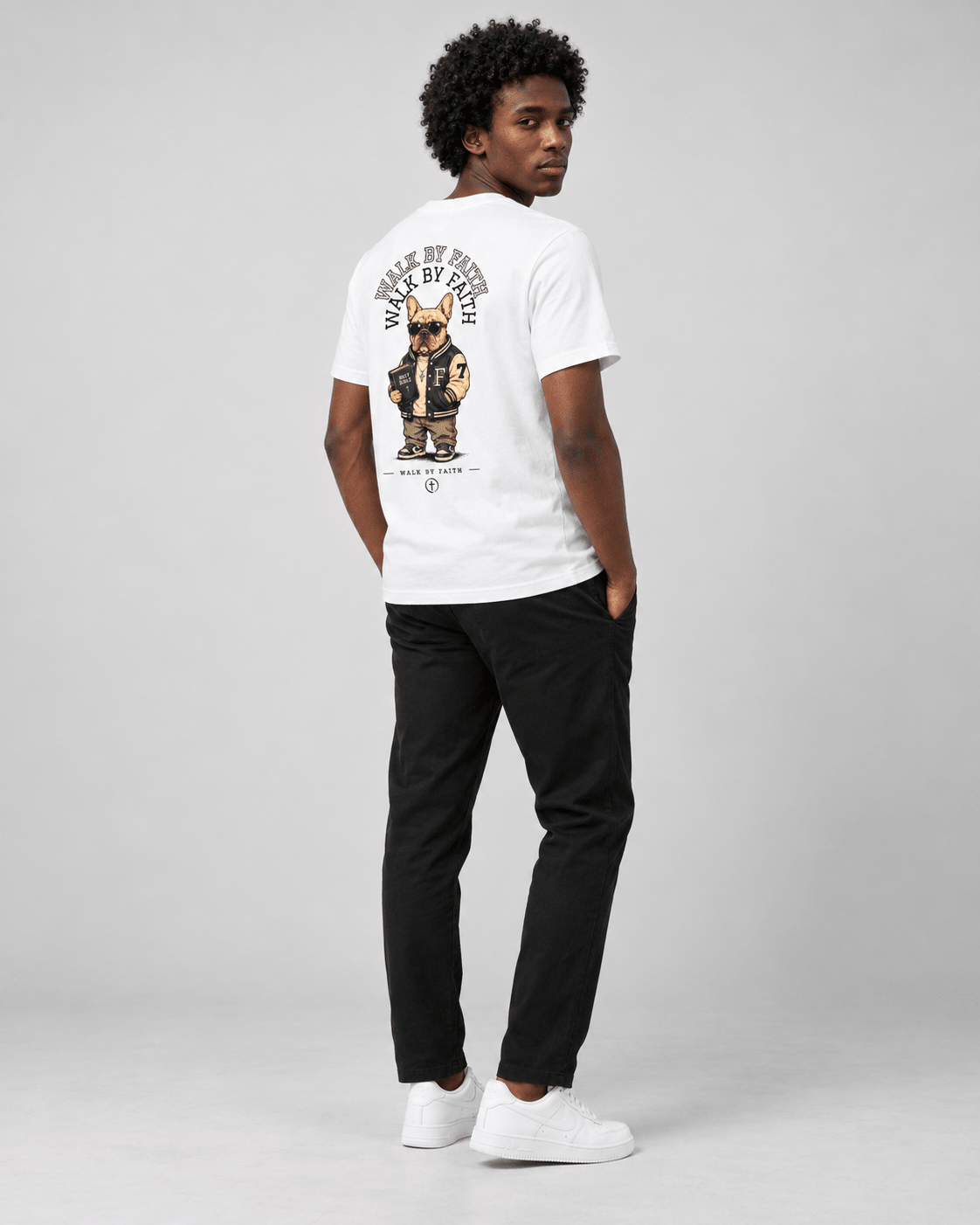 Walk by Faith – T-shirt cristã de homem – foto 3